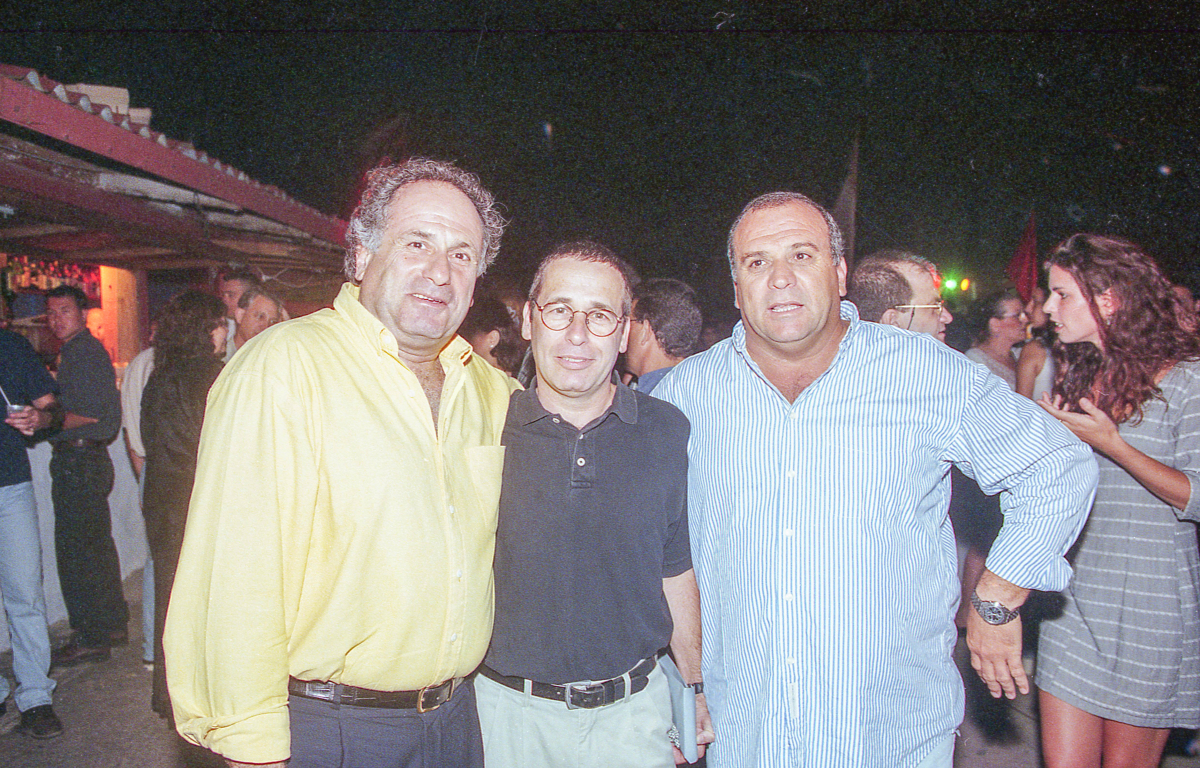 תמונה של יוני המנחם עם יהודה טלית