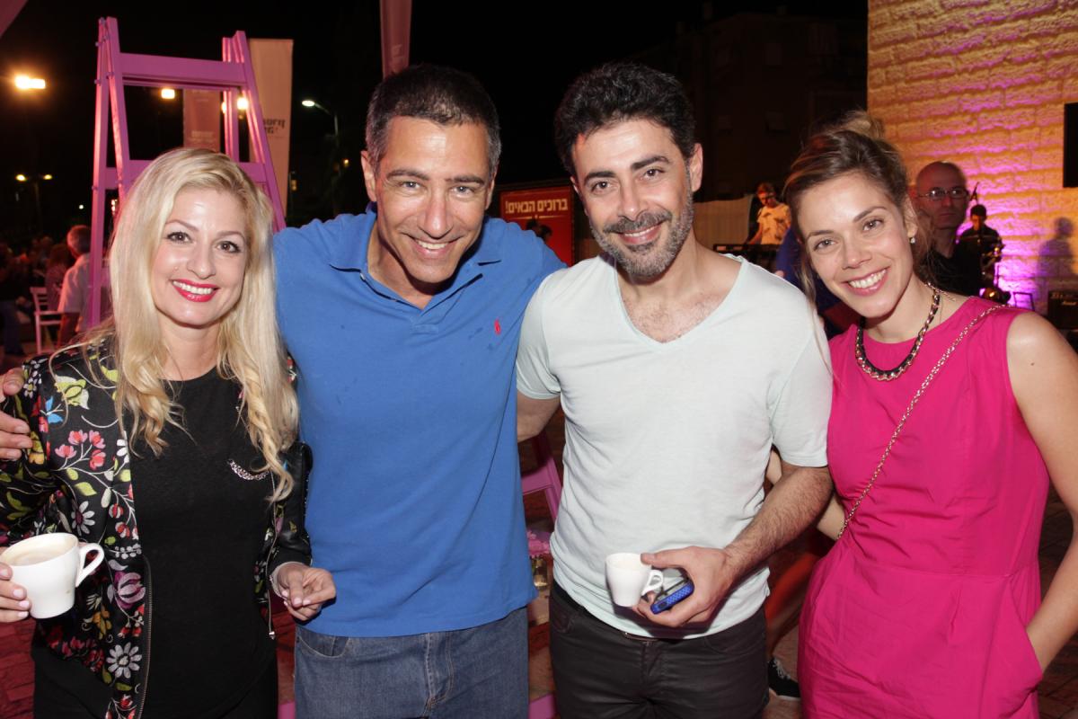 תמונה של רפי דלויה עם שרון צור