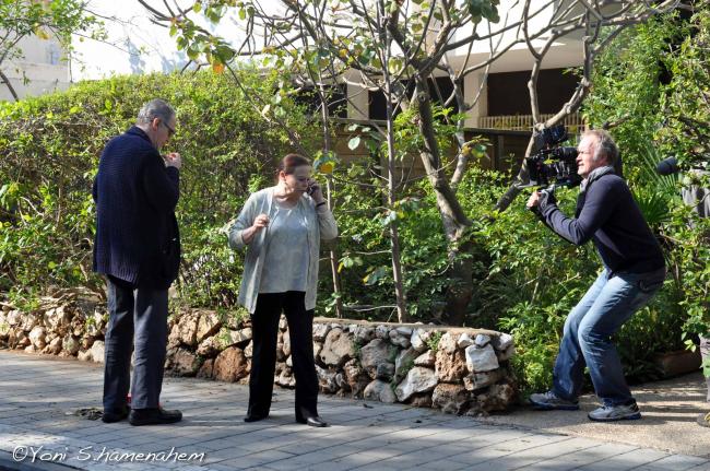 "שרה שטיין". הולי פינק, גילה אלמגור, אלי גורנשטיין.