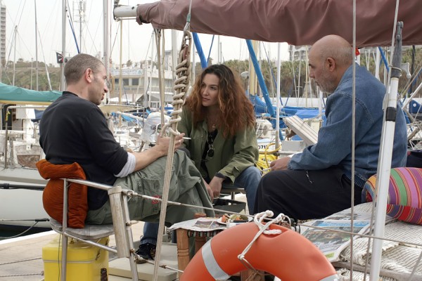 תמונה של יעל אבקסיס עם מארק איווניר, אורי גבריאל מתוך &quot;תיבת נח&quot;