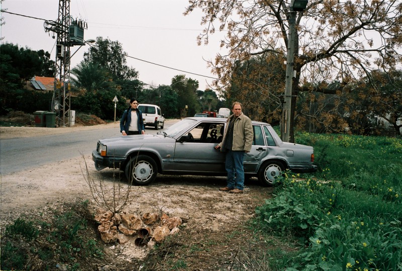 תמונה של עמית ברלוביץ' עם צחי גראד, רונית אלקבץ מתוך &quot;מבול&quot;
