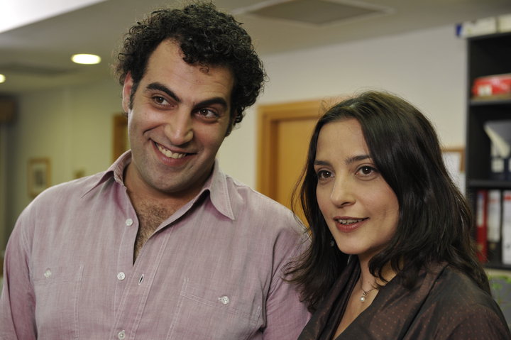 תמונה של הלנה ירלובה עם ג'מיל ח'ורי מתוך &quot;המשרד&quot;