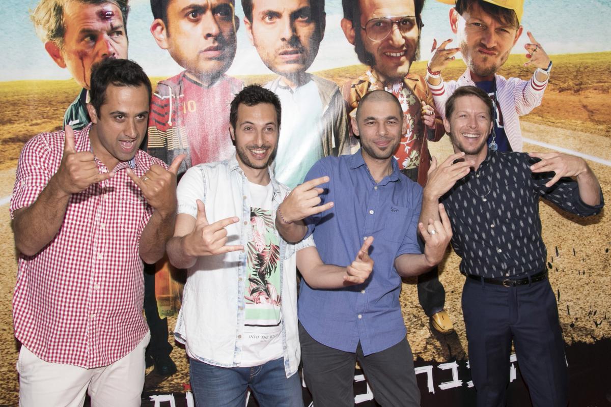 תמונה של אופיר לובל עם עפר שכטר, ליאור דובדבני, אילן קובץ' מתוך &quot;מה כבר יכול לקרות?&quot;