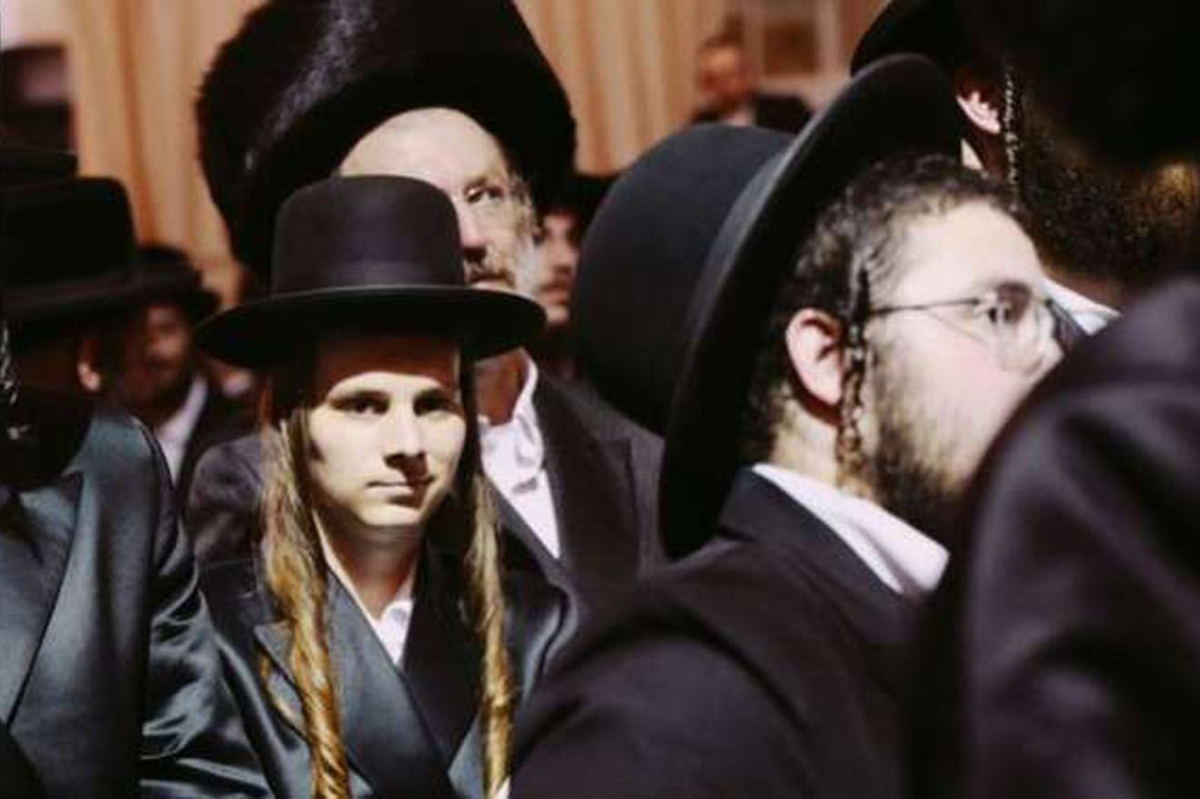 אם