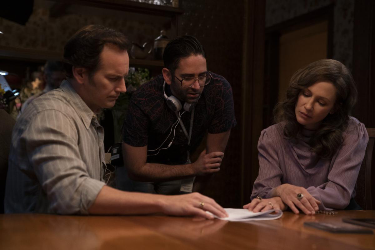 תמונה של ורה פרמיגה עם מייקל צ'אבס, פטריק ווילסון מתוך &quot;לזמן את הרוע 3: בשליחות השטן&quot;