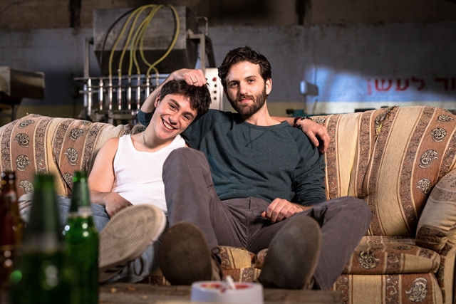 תמונה של אוהד קב עם רועי ניק, עידו טאקו מתוך &quot;קיבוצניקים&quot;