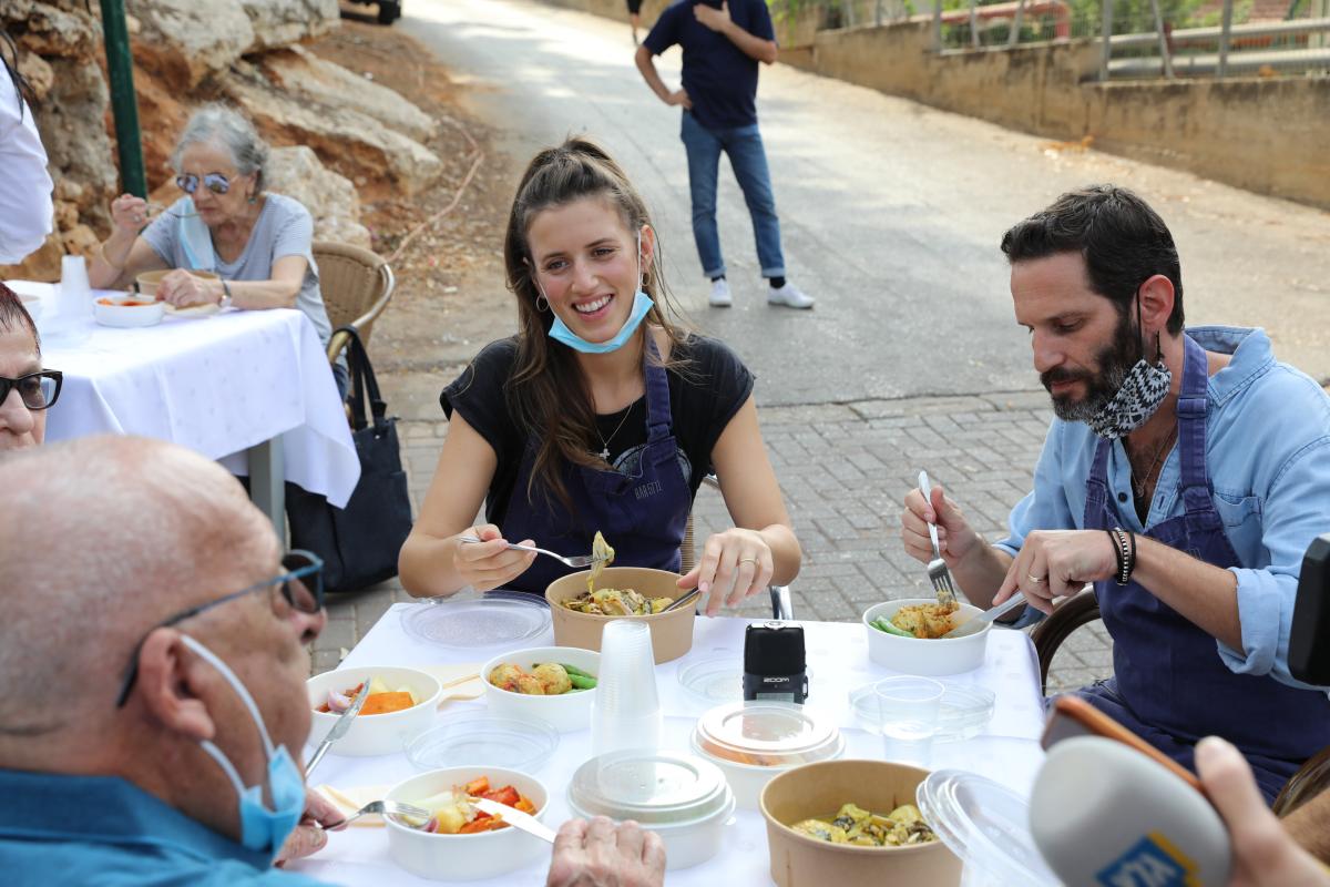 תמונה של גורי אלפי עם יעל אלקנה מתוך &quot;הטבח&quot;