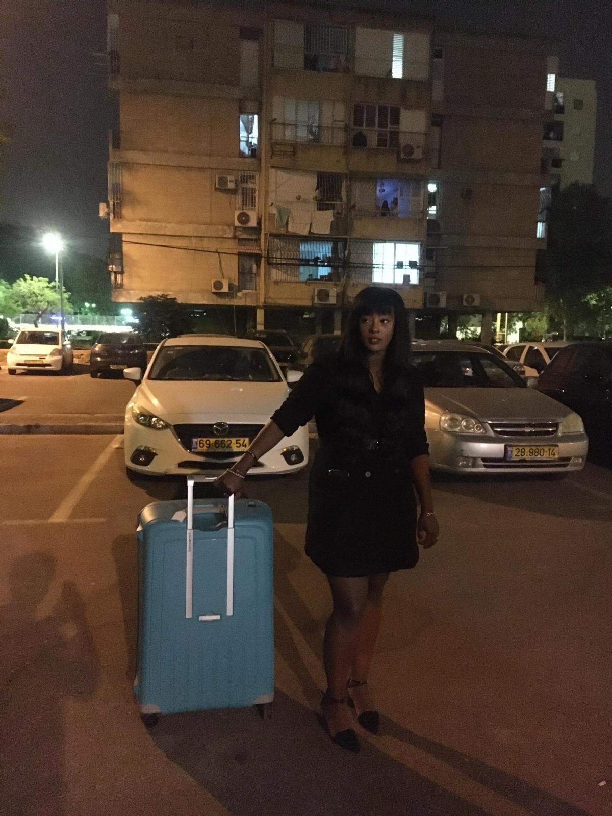 תמונה של תקוה גדעון מתוך &quot;במרחק מאה מטר: נא להתנהג בהתאם&quot;