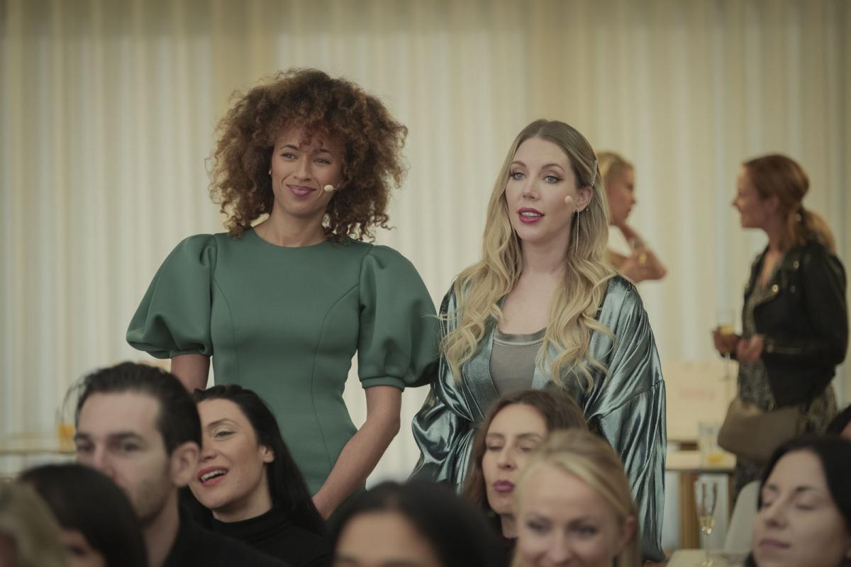 תמונה של מישל דה סוורטה עם קתרין ריאן מתוך &quot;דוכסית&quot;