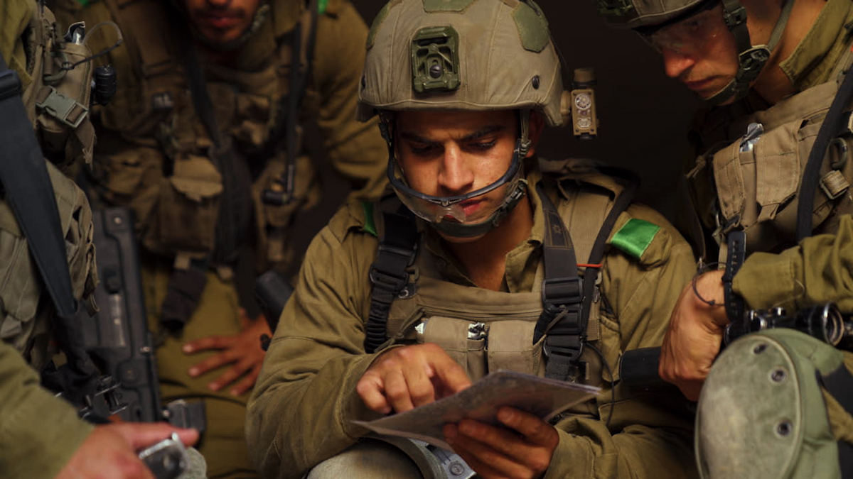 לוחמים
