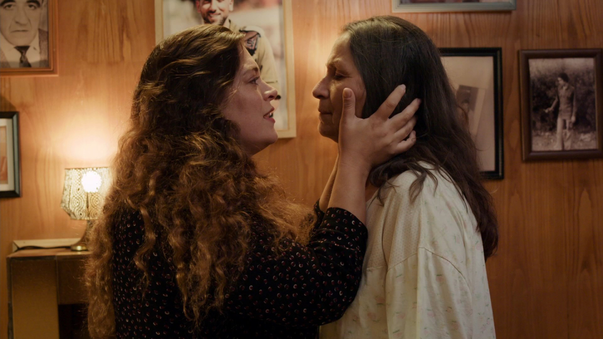 תמונה של ליז רביאן עם אורלי טובלי פולק מתוך &quot;ליידי עמר&quot;