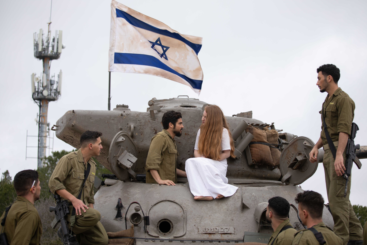 תמונה של עליזה חנוביץ' עם אושרי כהן מתוך &quot;חאנשי&quot;