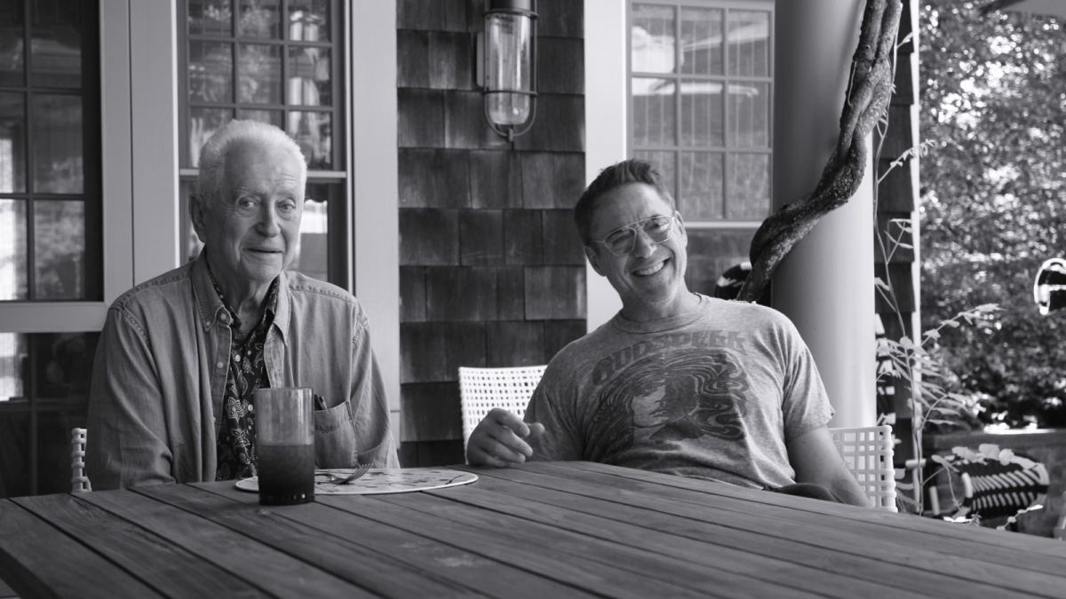 תמונה של רוברט דאוני סניור עם רוברט דאוני ג'וניור מתוך &quot;רוברט דאוני סיניור&quot;