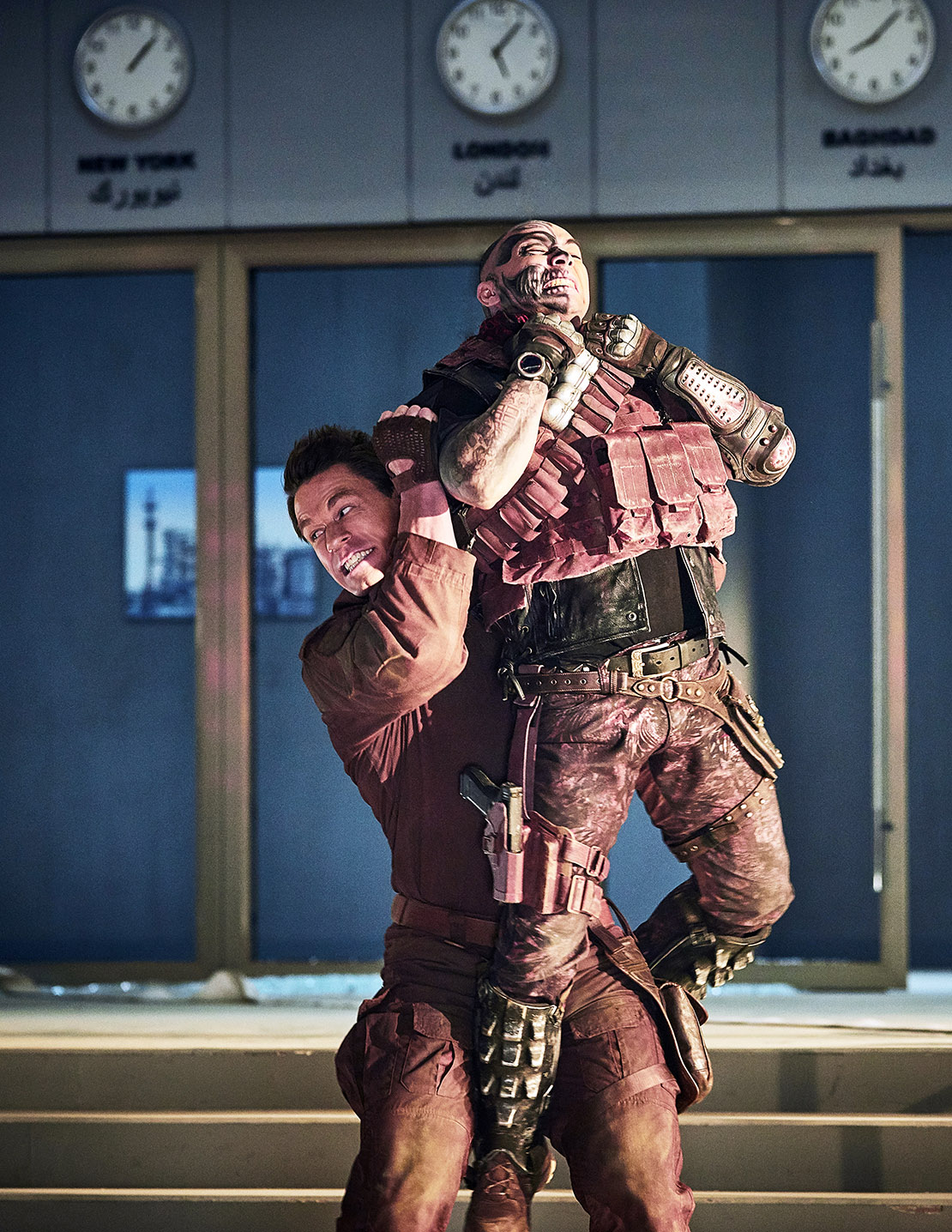 תמונה של ג'ון סנה מתוך &quot;מתקפה חזיתית&quot;