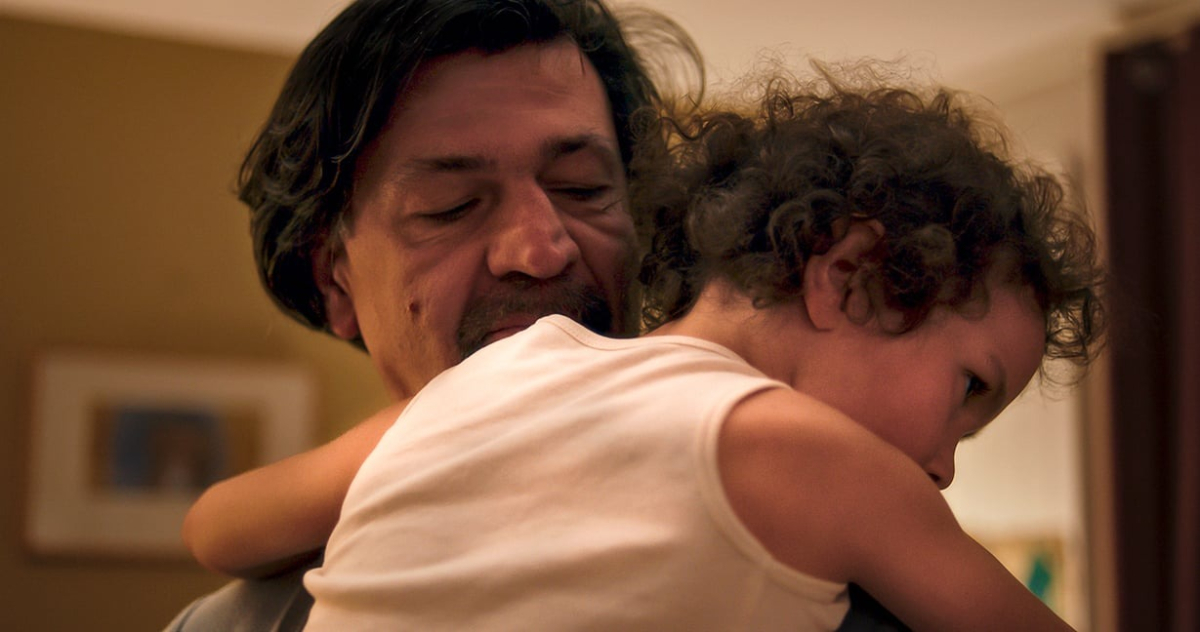 תמונה של ארנו רבוטיני עם לואיז מאורוי-פנזאני מתוך &quot;אמא גלוריה&quot;