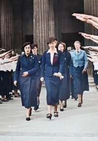 הנשים של היטלר - כרזה