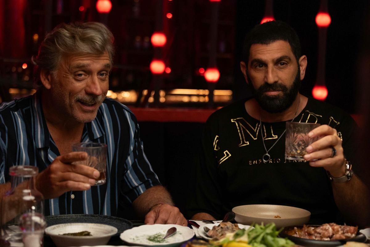 תמונה של יוסי מרשק עם ליאור אשכנזי מתוך &quot;מזל חתולה&quot;