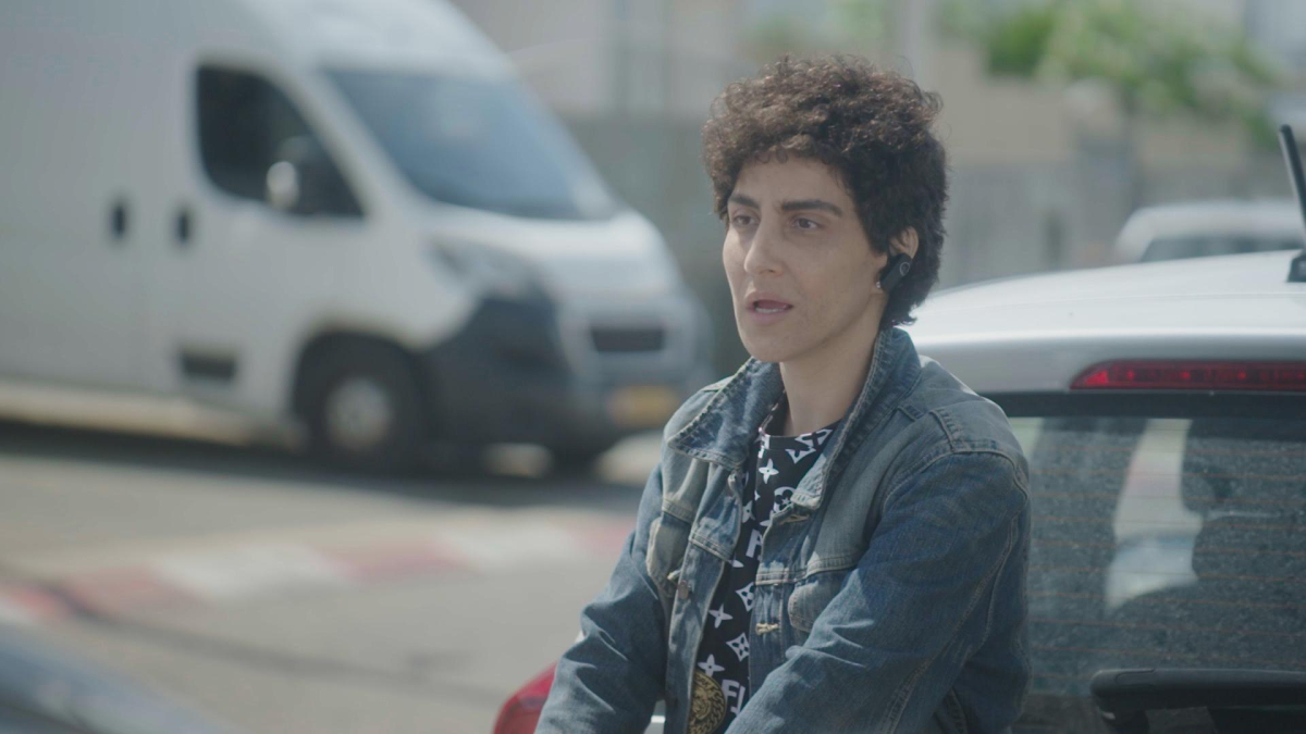 תמונה של מגי אזרזר מתוך &quot;מי זאת?&quot;