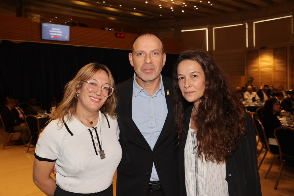 שחר אדום