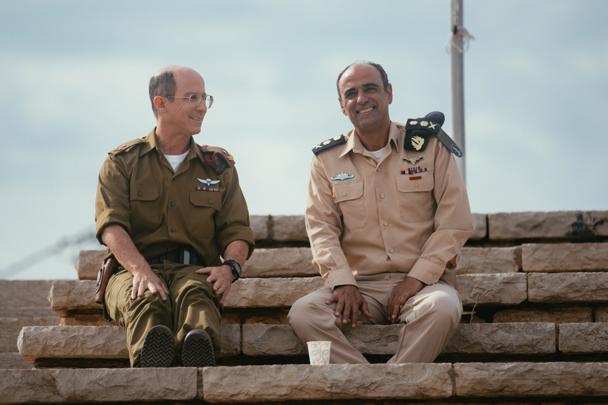 תמונה של אייל אפרתי עם יעקב זדה דניאל, ערן זרחוביץ' מתוך "מטכ"ליסטים"