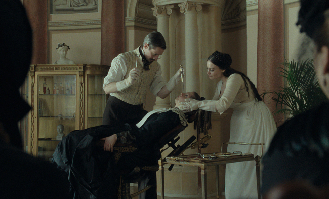 "האחות המכוערת". "האחות המכוערת".