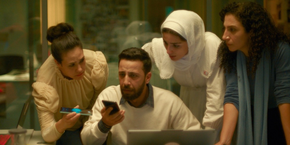 תמונה של עמר הלהל עם קלרה ח'ורי מתוך "הקול של הינד רג'אב"