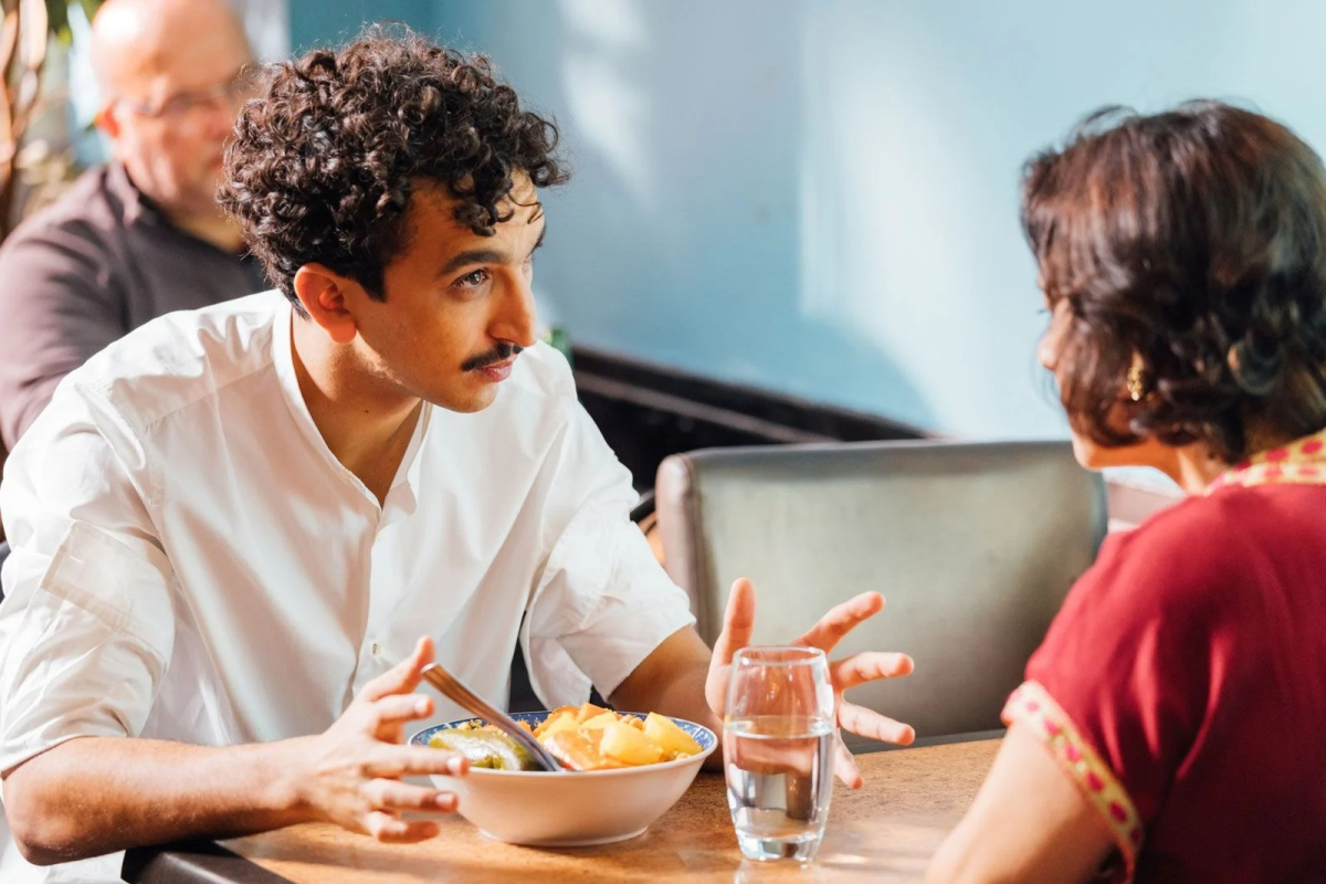 תמונה של יונס בוסיף מתוך "תבלינים ושקרים"