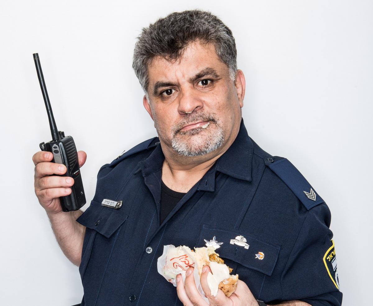 תמונה של יגאל עדיקא מתוך &quot;השוטר הטוב&quot;