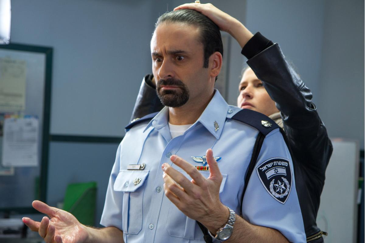 תמונה של ערן כהן עם גיא לואל מתוך &quot;השוטר הטוב&quot;
