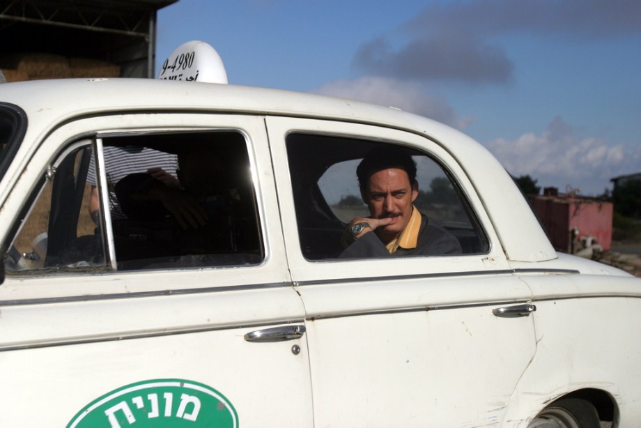 תמונה של יחזקאל לזרוב מתוך &quot;רסיסי אהבה&quot;