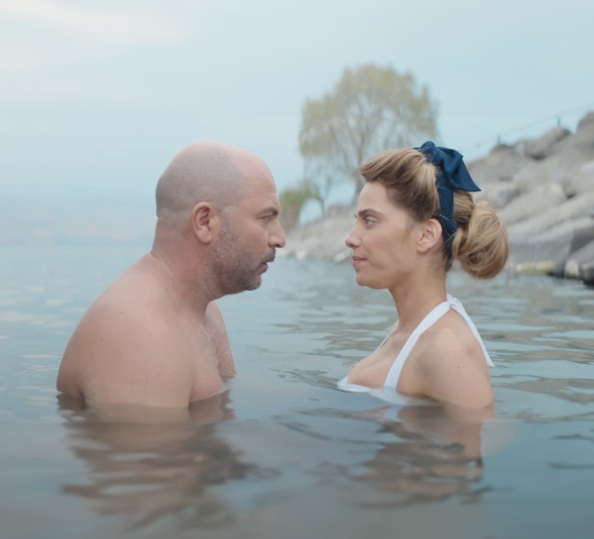 תמונה של רותם סלע עם ליאור רז מתוך &quot;סודה&quot;