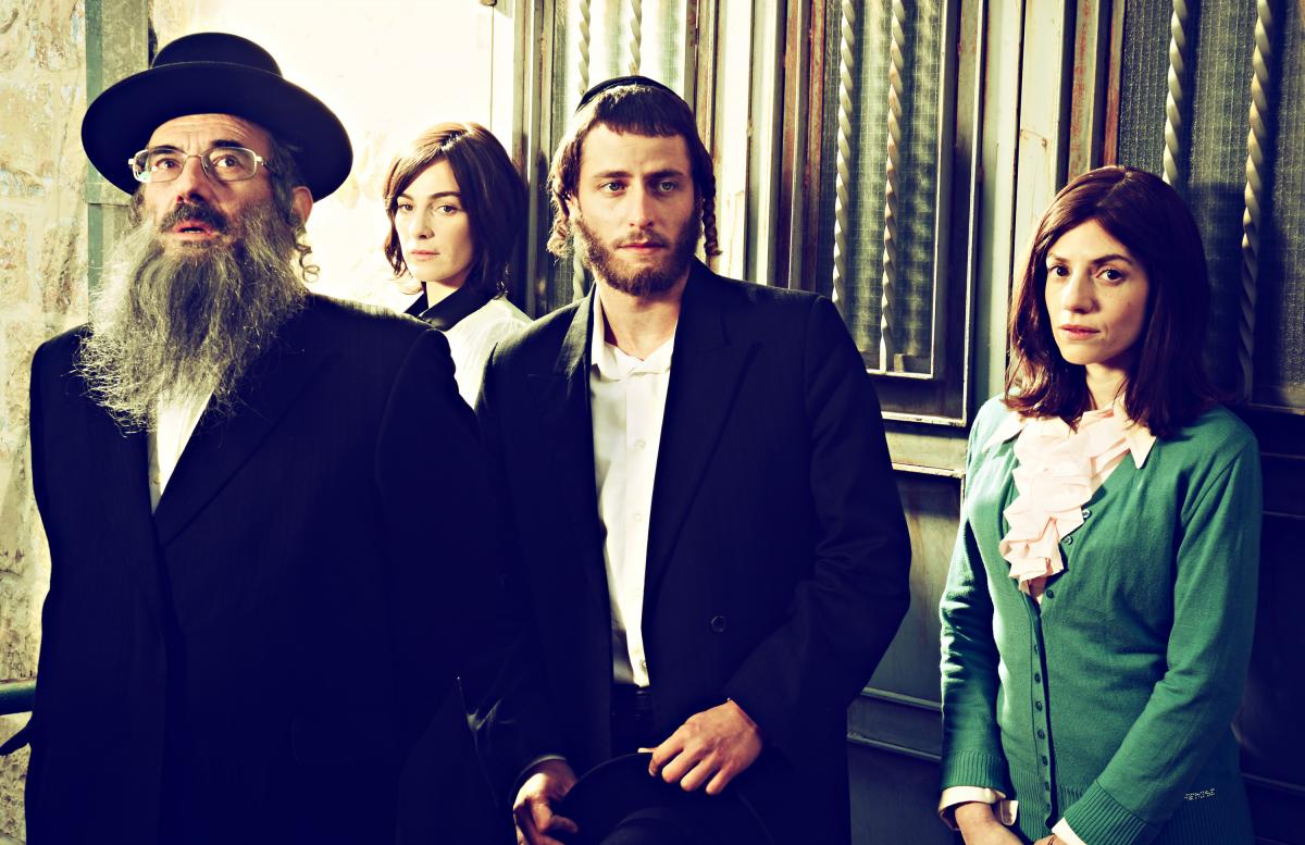 תמונה של נטע ריסקין עם מיכאל אלוני, איילת זורר, דובל'ה גליקמן מתוך &quot;שטיסל&quot;