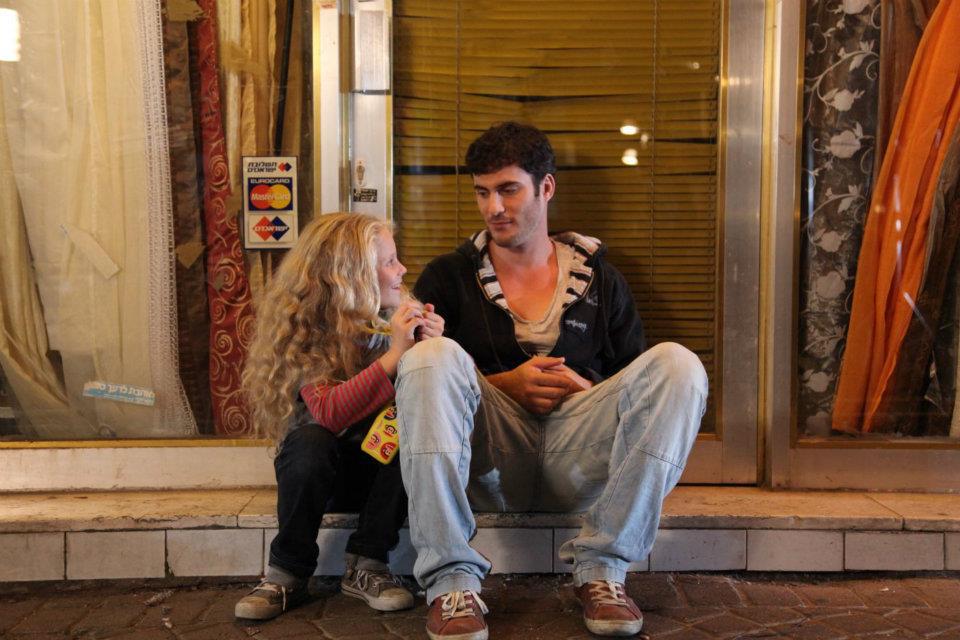 תמונה של יעל לב-רם עם אודי פרסי, יהלי פרידמן מתוך &quot;10% ילדה שלי&quot;