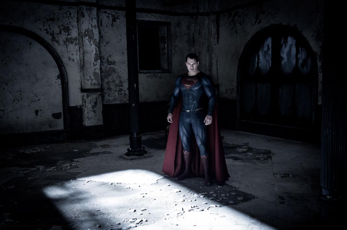 תמונה של הנרי קאוויל מתוך &quot;באטמן נגד סופרמן: שחר הצדק&quot;