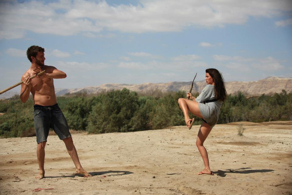 תמונה של והינה ג'יוקנטה עם עוז זהבי מתוך &quot;פרדייס קרוז&quot;