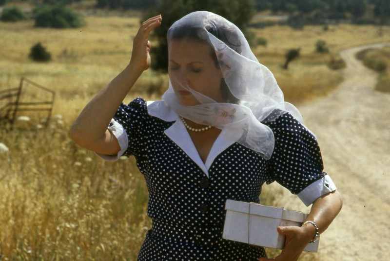 תמונה של גילה אלמגור מתוך &quot;הקיץ של אביה&quot;