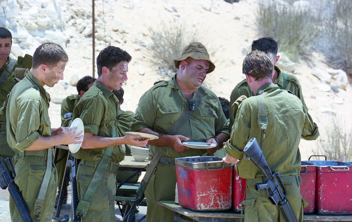 תמונה של אלי פלח מתוך &quot;טירונות&quot;