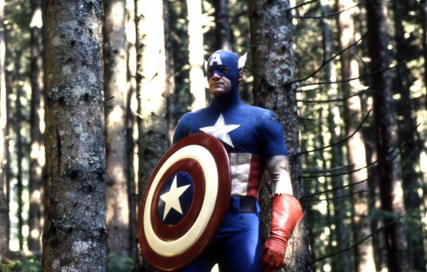 תמונה של מאט סלינג'ר מתוך &quot;קפטן אמריקה&quot;