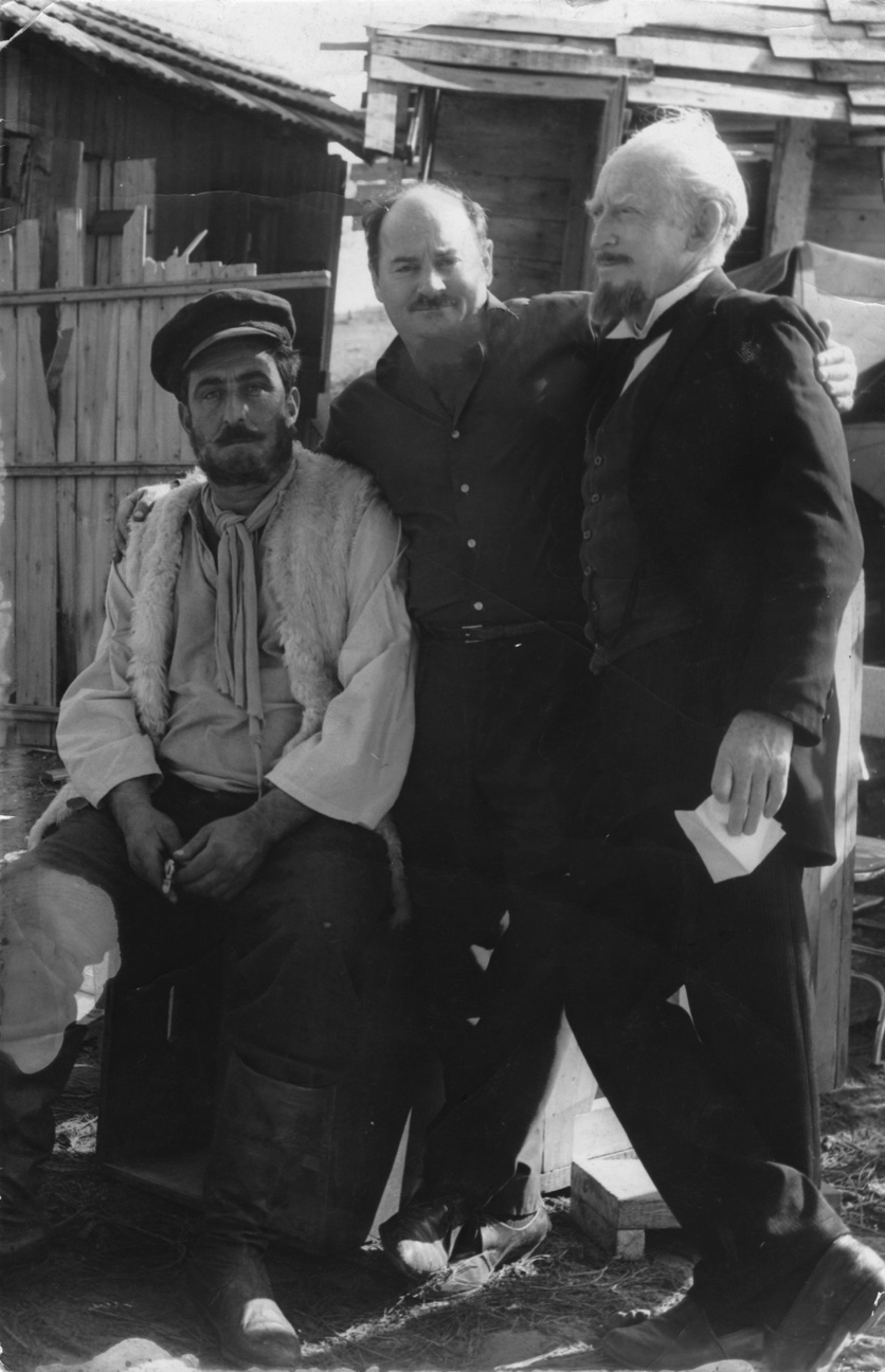 תמונה של יוסף הויזדורף עם רפאל קלצ'קין מתוך &quot;שני קוני למל&quot;