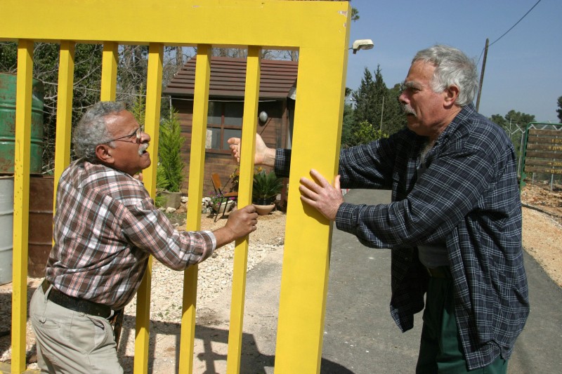 תמונה של אילן תורן עם גבי עמרני מתוך &quot;אסקימוסים בגליל&quot;