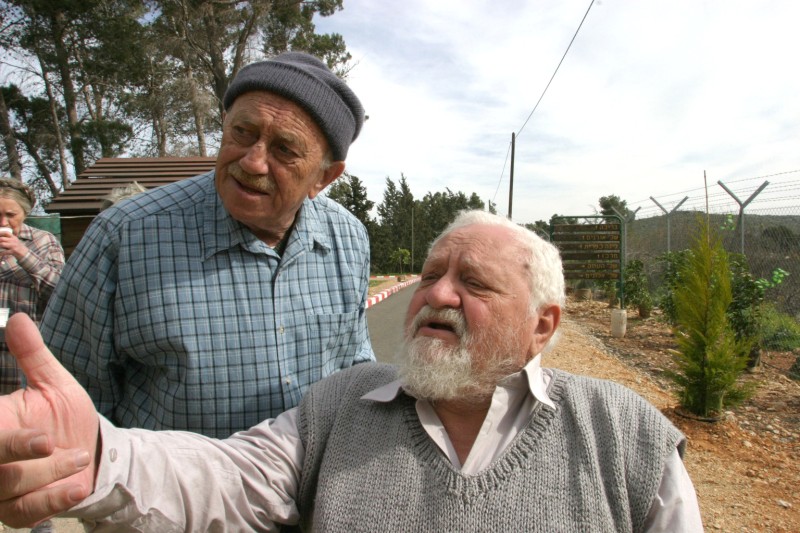 תמונה של מוסקו אלקלעי עם שמעון ישראלי מתוך &quot;אסקימוסים בגליל&quot;
