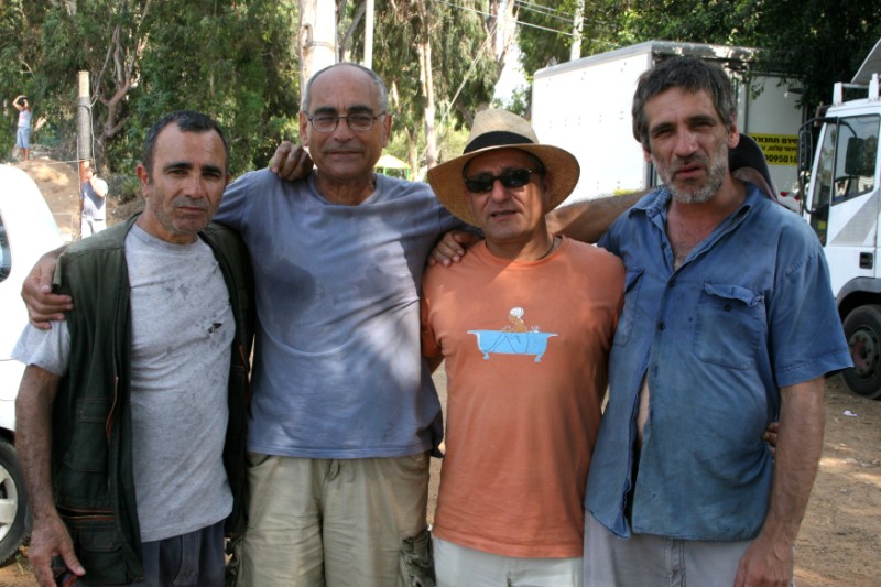 תמונה של משה איבגי עם אלון אבוטבול מתוך &quot;אצבע אלוהים&quot;