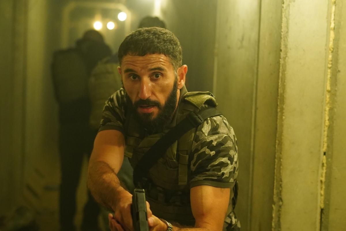 תמונה של אליה ספינופולוס עם דורון בן דוד מתוך &quot;פאודה&quot;